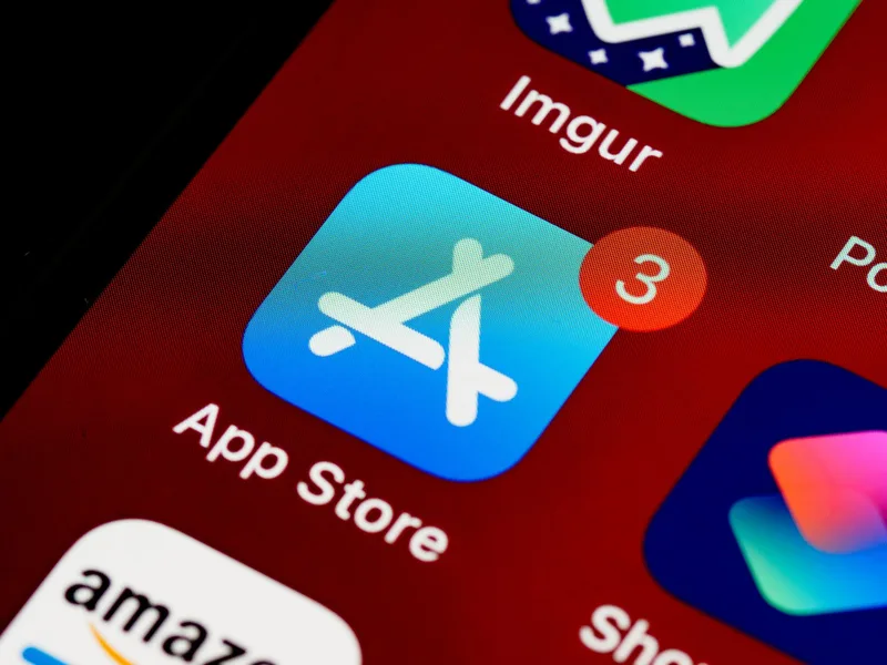 Ikon App Store di layar smartphone menandakan proses download aplikasi