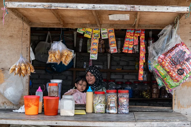 Kios kecil sebagai contoh usaha yang bisa menambah layanan Mitra Shopee