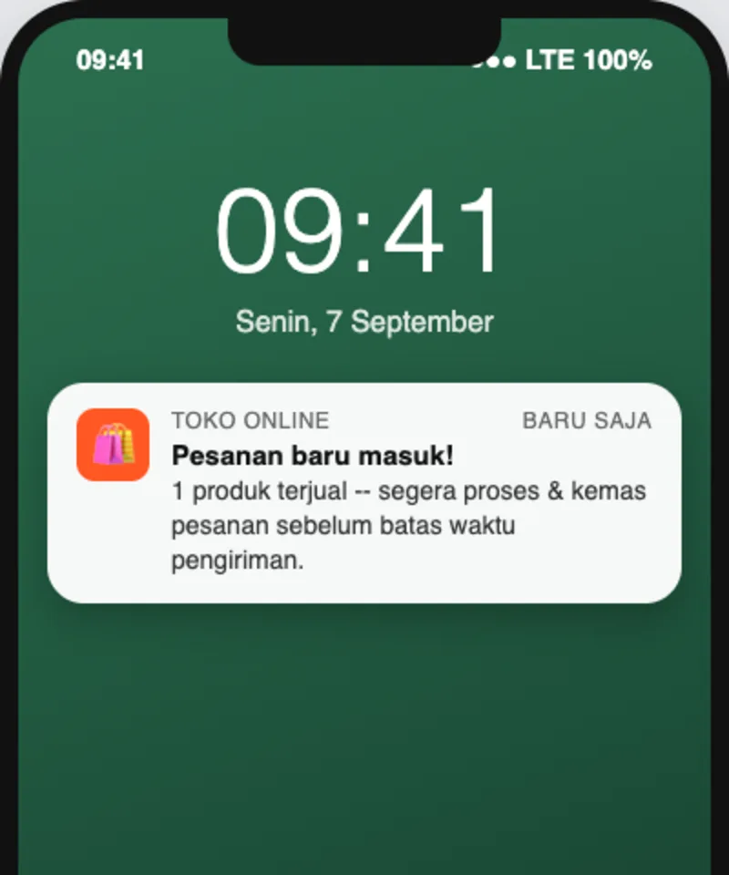 Notifikasi pesanan baru muncul di layar smartphone milik seller online